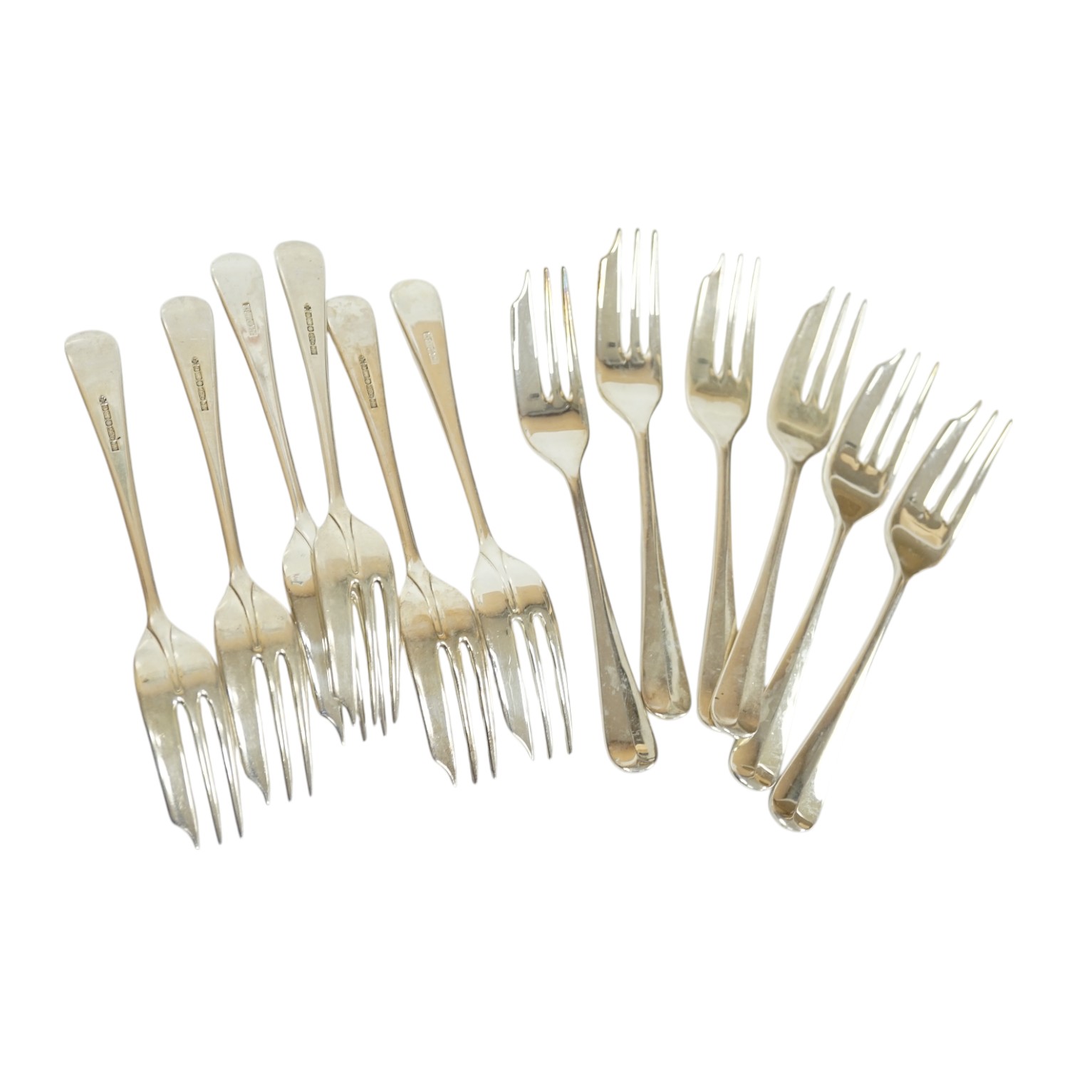 A set of twelve modern silver cake forks, United Cutlers Ltd, Sheffield, 2000, 13.7oz. Condition - good